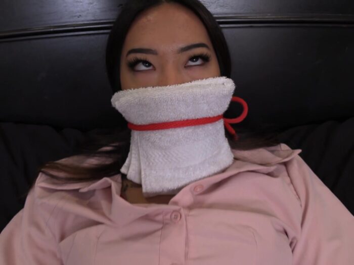 SPECIAL DELIVERY: KIARA STAR